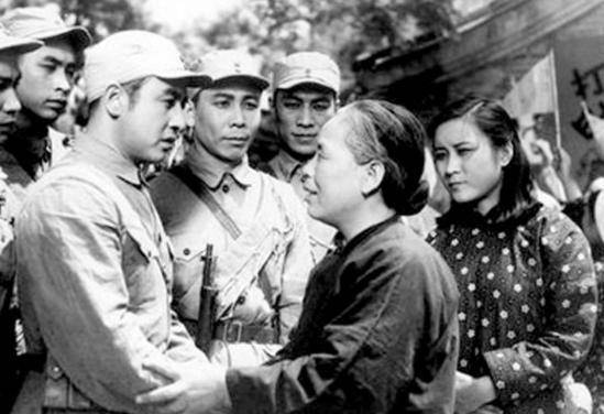 抗战电影「女交通员」高清分享