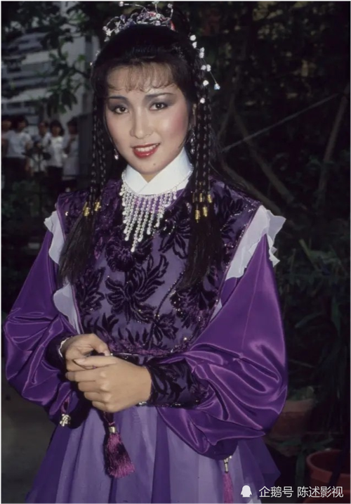 经典怀旧剧“笑傲江湖”,今天重温,刘雪华的任盈盈真美。+