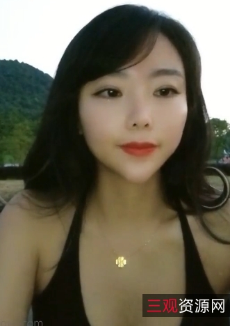 苏妲己公园一日游：御姐小姐姐的成熟满足感，精彩视频1.1G