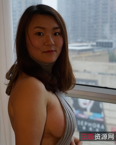 《素人小鱼：从摄影师的付费约拍中走出的梦幻世界》