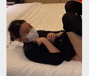 《91斯文禽兽x空姐访谈完整版：沧桑身材与斯文禽兽x玩手机的作品质量》