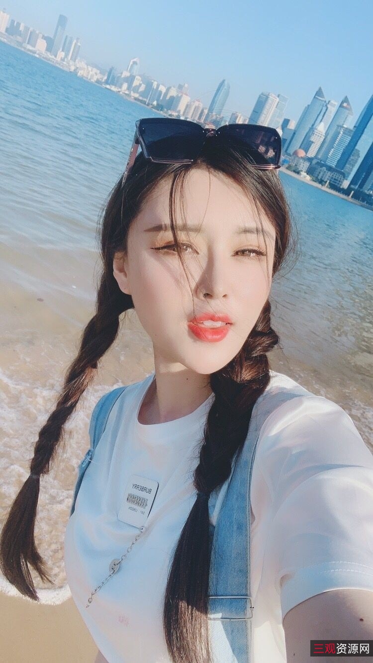 美少女一萌宠：性感服装穿搭大胆尺度，黑色吊带露肩火辣舞蹈少女