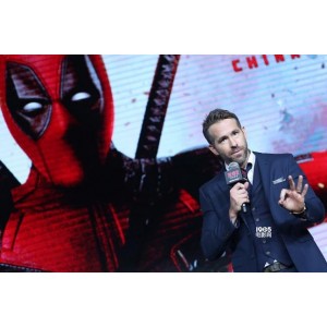 2022年科幻大片《亚当计划TheAdamProjec》，瑞安·雷诺兹领衔，阿里云驱动科技环境真实感爆棚！