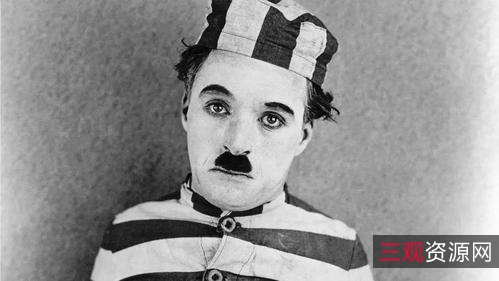 《法国小馆儿英国情景喜剧9季全》：欧洲国家的历史风貌与战争悲伤