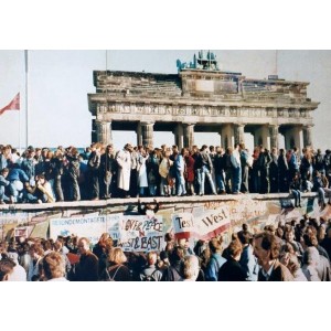 柏林之谜：The.Berlin.File.2013.BluRay.1080p.DTS.x264-CHD