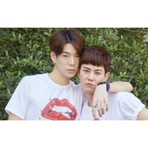 《1080PBD中字娘娘腔日记.泰国票房冠军：女孩第一次坐飞机的有趣故事》