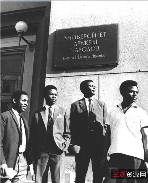 《美国围攻》4K蓝光碟：FBI特工约翰·斯通与犯罪头目TheExchange联手对抗恐怖分子，观众可以在家中享受高清画质的视听盛宴！