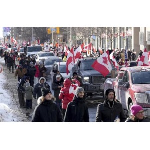 《美国围攻》4K蓝光碟：FBI特工约翰·斯通与犯罪头目TheExchange联手对抗恐怖分子，观众可以在家中享受高清画质的视听盛宴！