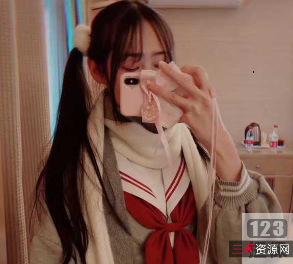 《江可爱私拍视频：抖音网红的火热原版私拍，让你感受满满的正能量》