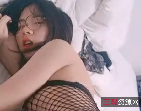 可爱调皮的网袜黑丝小姐姐——网红{{网红名字}}的视频资源