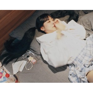 网红明星JK女友的可爱、活泼与性感，带你体验她的无限魅力！