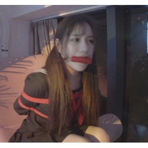 网红明星JK女友的可爱、活泼与性感，带你体验她的无限魅力！