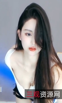 苏樱：斗鱼虎牙人气小仙女，勤奋努力的精神让她美丽自信。