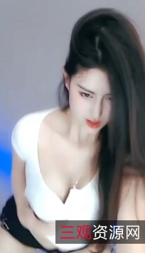 苏樱：斗鱼虎牙人气小仙女，勤奋努力的精神让她美丽自信。