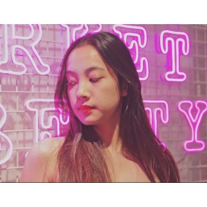 某推人气超高精选高品质网红多面精选浮力姬《Qinweiyingjie捷哥》最新稀缺资源散播合集【452P-25V-5.69G】