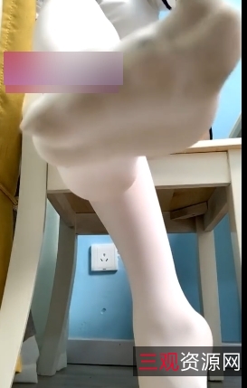 恶魔寸止穿上绝美白丝：自购黑色脚趾印脏臭白丝上下合集