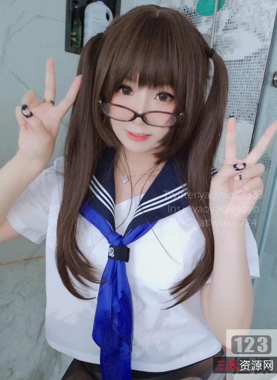 火爆！蓝色JK摇摇乐：高清特写Video+38超清照，浴缸黑袜袜+蓝色JK超强反差比