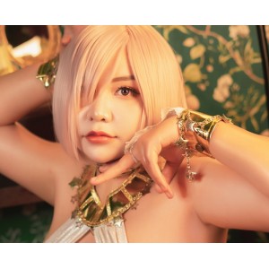 《Queenie：让人着迷的福利姬，一位拥有让人垂涎的巨臀和大罩杯的性感仙女》