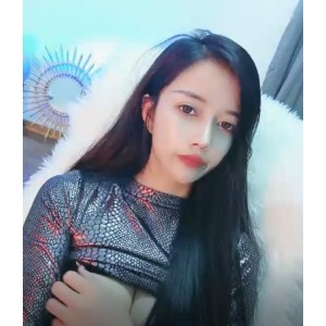 浮力姬米米兰公主：超人气高颜值小妖精，妖媚自摸sao舞，精致容颜，神奇道就娆紫薇秀秀出小妖精的美丽！