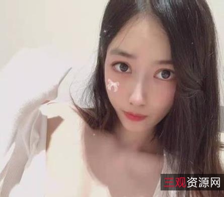 网红主播易直播:性感女神,火辣辣,LOL资源,完美身材,颜值爆表!