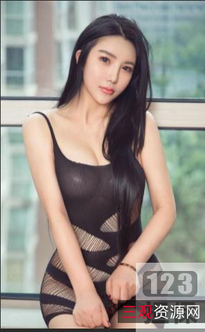 抖音美少女楠楠:潮流穿搭+丰满身材+韩国舞蹈