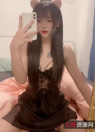 可爱风情万种的妹子璐10V405M百度盘