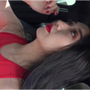 丰满美女穿高跟连衣裙的视频分享