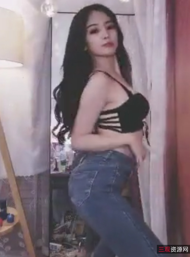 蜜桃臀女友NINI的尺度微信福利合集