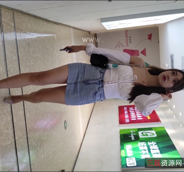 性感美女穿牛仔短裙高跟展示美腿的视频资源4V/11.39G/百度云