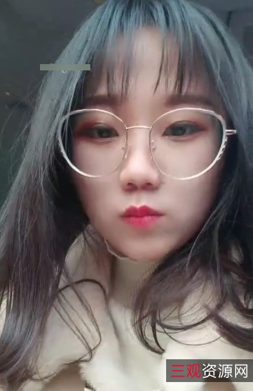 公园偶遇四眼美眉与陌生人的给力邂逅百度云资源