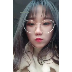 公园偶遇四眼美眉与陌生人的给力邂逅百度云资源