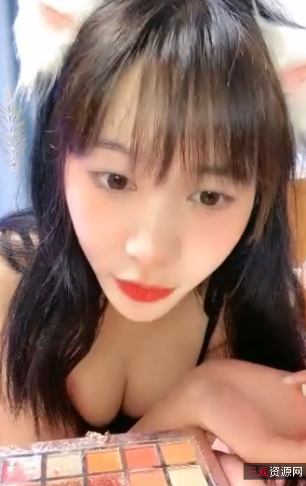 校花被互动视频：软绵绵的校花首次被互动，长腿蜜桃臀，JK丝袜展现诱人身材1.33G百度盘永久链接