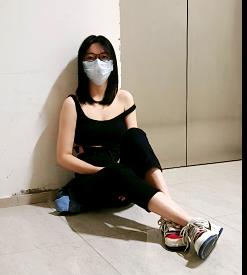 火爆热话题！小情侣楼道挑战大电梯，资源下载观看