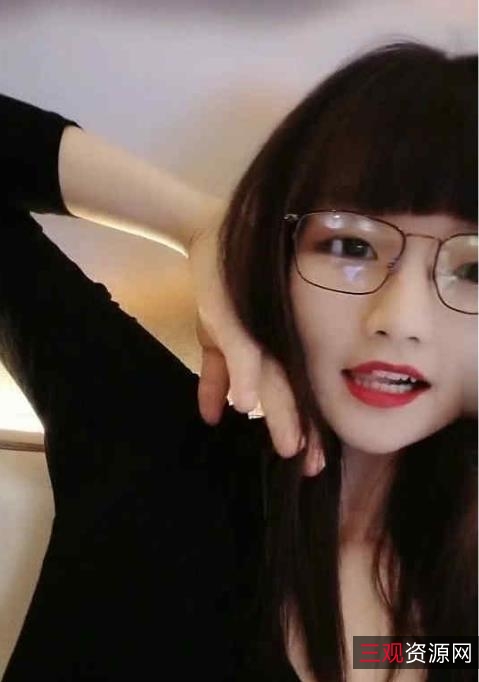 骚气眼镜妹才艺视频合集,17G资源下载