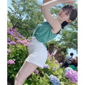 抖音美女三寸妹子学生服装直播热舞私房作品高清视频
