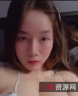 亲哥哥N子自拍视频,时长12分钟,展示多才多艺