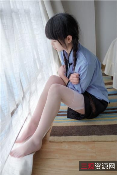 呆萌橘子酱：稀有美女玉腿视频