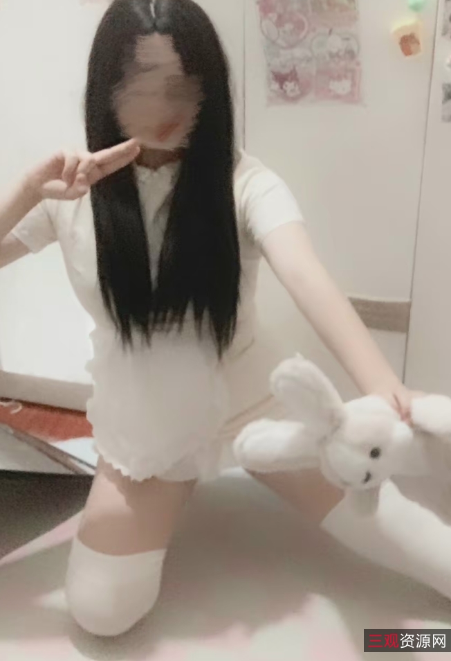 独家分享10年抖音几千粉丝反差妹自录视频1三人游10v+28.72m