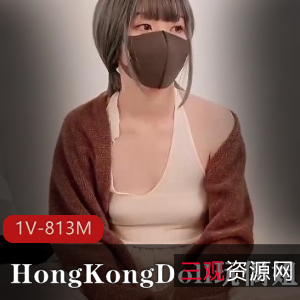 ：《HongKongDoll玩偶姐姐：情侣扑克游戏，作品质量竿娆眼神迷人！》