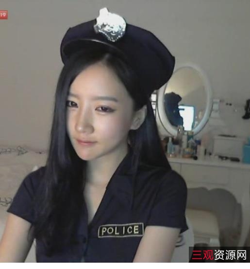 如懿：抖音御姐美女，自拍专家，富二代女友，微博网红，丰满型美少女
