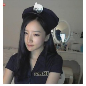 如懿：抖音御姐美女，自拍专家，富二代女友，微博网红，丰满型美少女