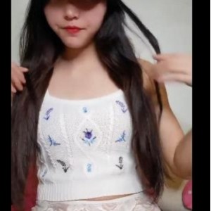 清纯妹妹的1V视频，毛发丰富，1小时87分钟
