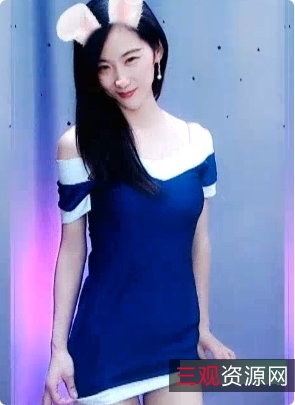 性感女主播小小兔-眼前一亮的颜值和性感头发的梦想之旅