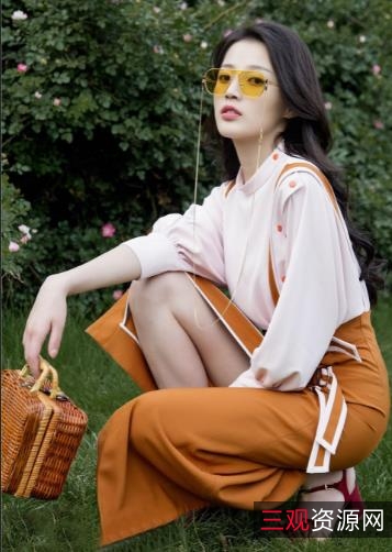 Fullfive大姐姐母系视觉盛宴，12.4G视频全方位展示身材与才艺