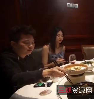 堕落人Q：自拍视频系列，4V画质，1.8G体验，换旗、兄弟观战、参战，车衣、车轮、棒棒糖全收录！