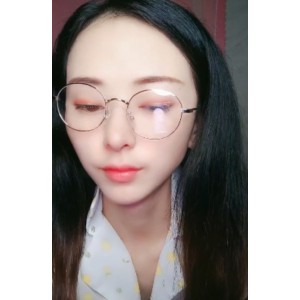 小美反差眼镜妹16V+15G视频大放送，百度盘搬运，硬盘不够也不怕