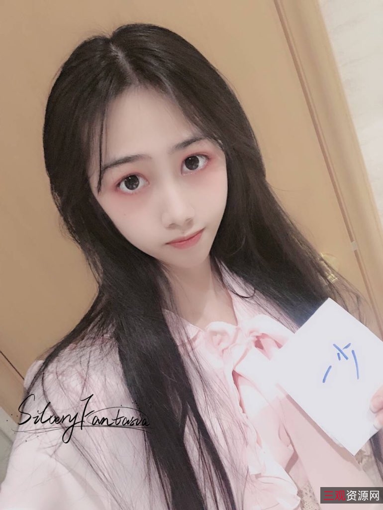 网红江可爱呀COS反差感视频资源6.7G