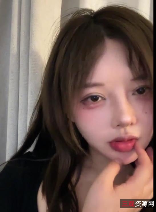 唐泽雪2024回归!肥胖S孩子车灯火爆自拍视频,人气爆棚!