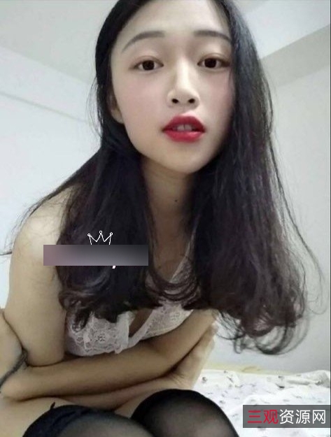 00后超嫩女朋友自行打包，乖巧反差惊艳13v22p，3.6g视频百度盘