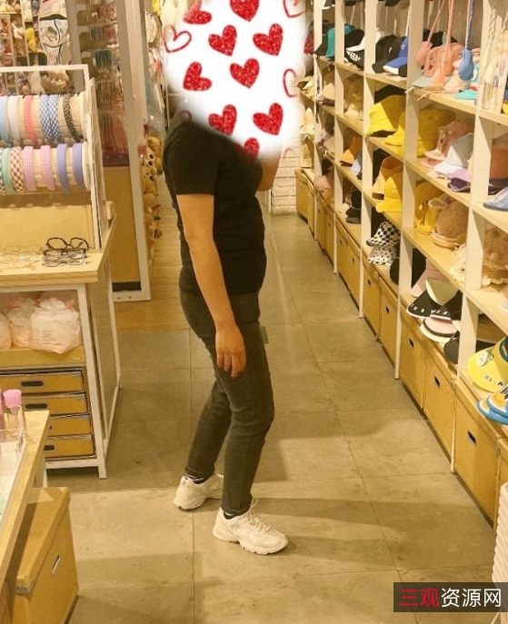 姐弟乱来：医院护士大罩杯亲姐姐的解压之旅